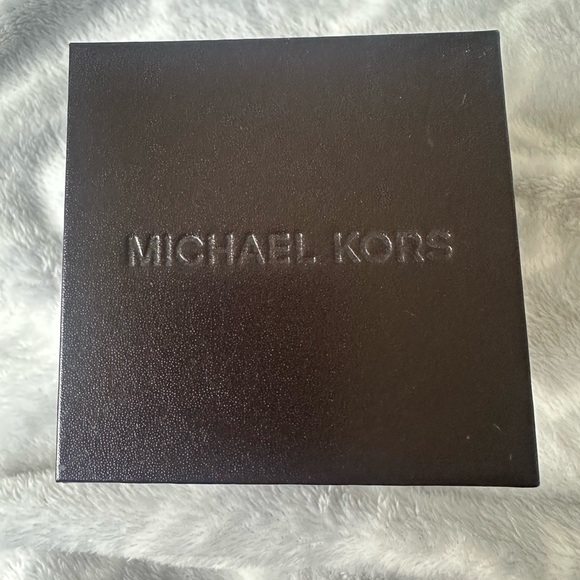 Women’s Michael Kors Leather Wristband Watch MK-2363 - Picture 12 of 13